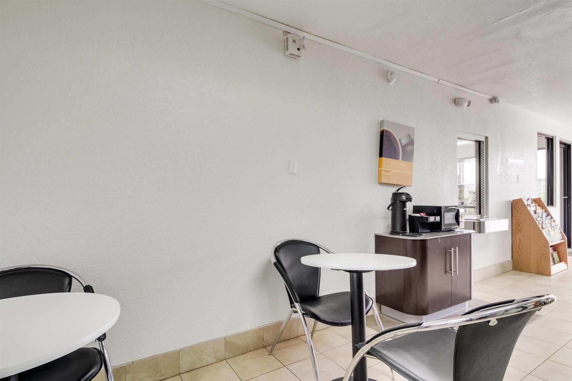 Avera Suites موسكوجي المظهر الخارجي الصورة